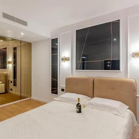 Daire One Luxury Herastrau Parc Bükreş