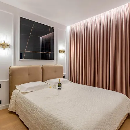 One Luxury Herastrau Parc Daire
