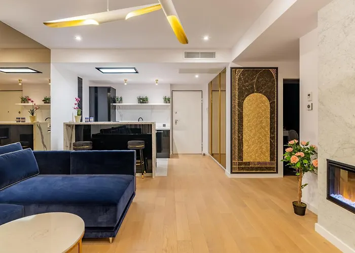 One Luxury Herastrau Parc Bükreş